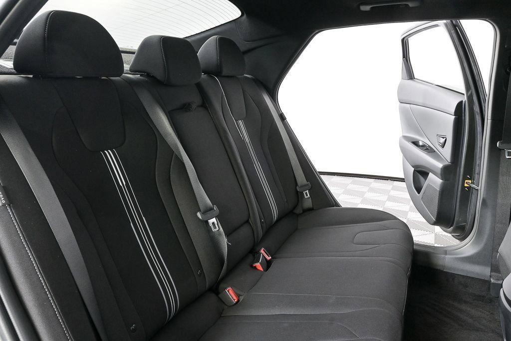 Used 2026 Hyundai Elantra SEL Sport FWD image 15
