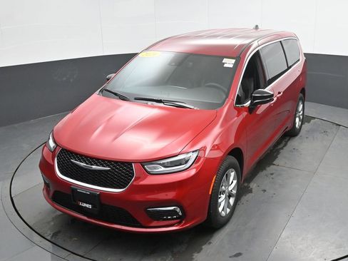 New 2026 Chrysler Pacifica Select AWD/4WD image 33