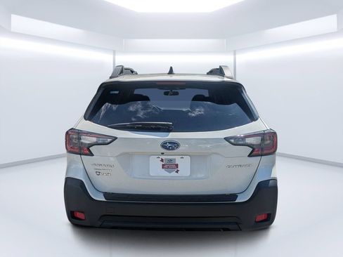 Certified 2025 Subaru Outback Premium AWD/4WD image 4