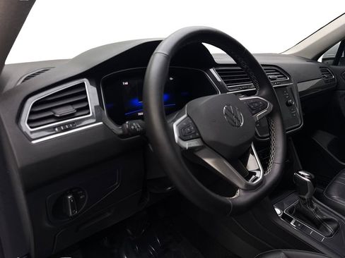 Used 2024 Volkswagen Tiguan SE FWD image 54