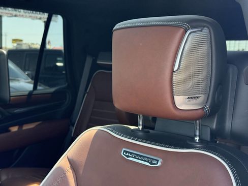 Used 2023 GMC Yukon Denali Ultimate image 31