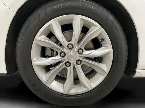 Used 2021 Chevrolet Malibu LT FWD image 25