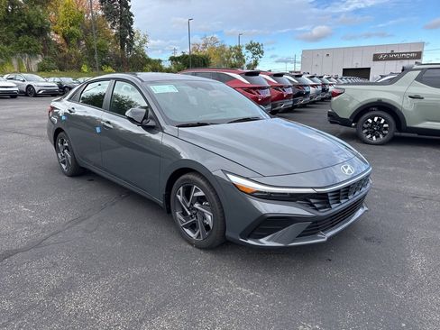 New 2025 Hyundai Elantra Sport image 1
