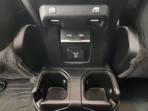 Used 2019 Jeep Wrangler Unlimited Sahara image 31