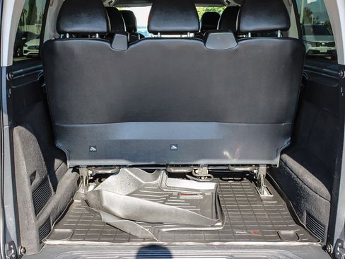 Used 2018 Mercedes-Benz Metris Passenger image 24