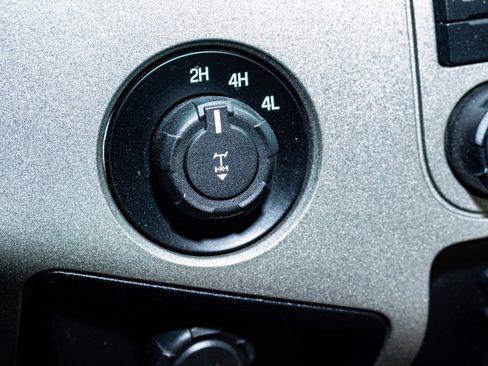 Used 2014 Ford F250 XLT w/ XLT Interior Package image 15