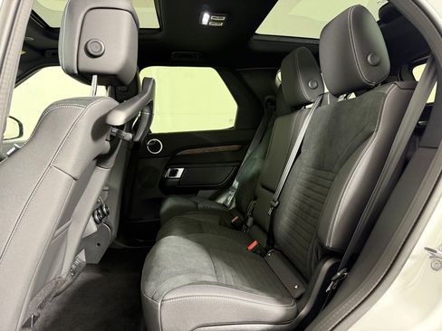New 2026 Land Rover Discovery S AWD/4WD image 14