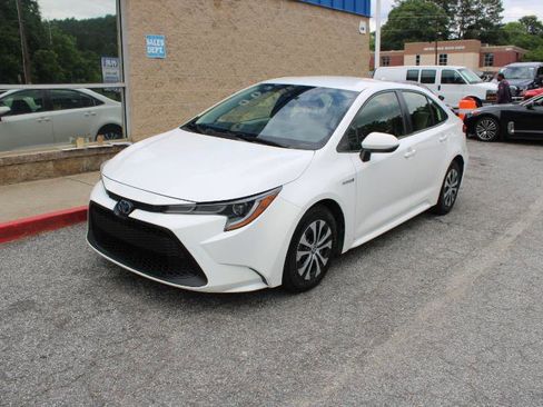 Used 2021 Toyota Corolla LE FWD image 3