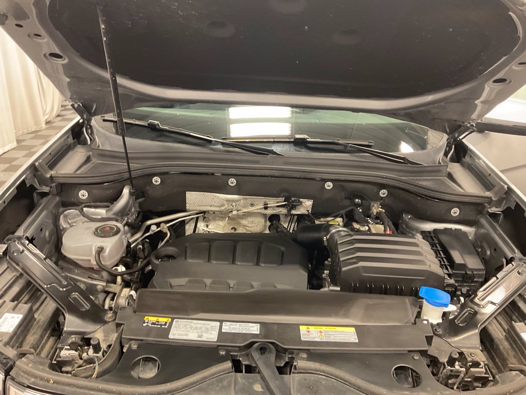 Used 2025 Volkswagen Atlas SE AWD/4WD image 14
