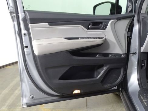 Used 2023 Honda Odyssey EX-L image 16