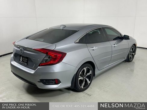 Used 2016 Honda Civic Touring image 6