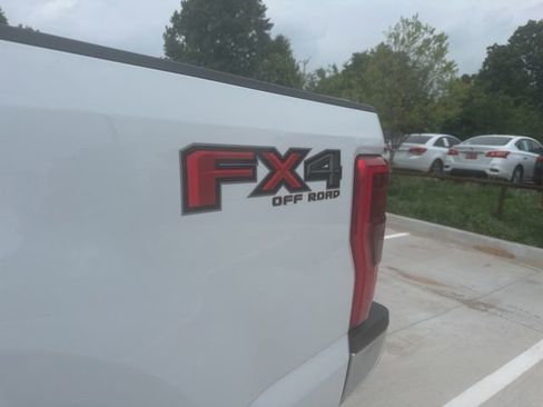 Used 2017 Ford F250 XL w/ STX Appearance Package AWD/4WD image 15