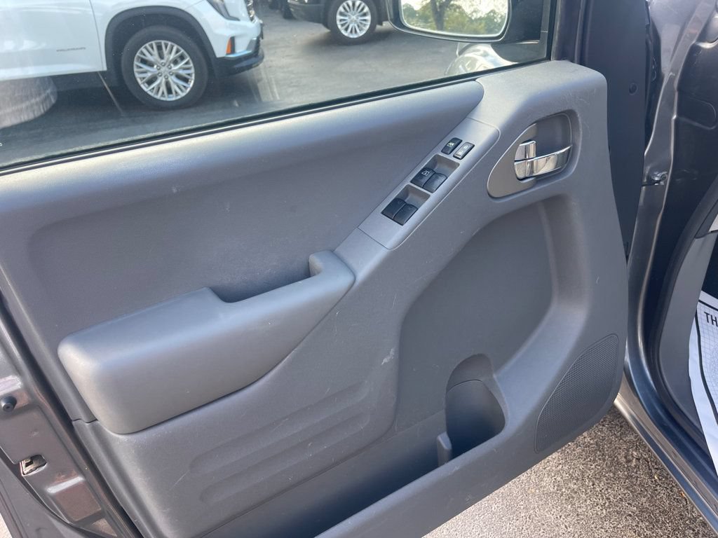 Used 2018 Nissan Frontier SV w/ Value Truck Package RWD image 10