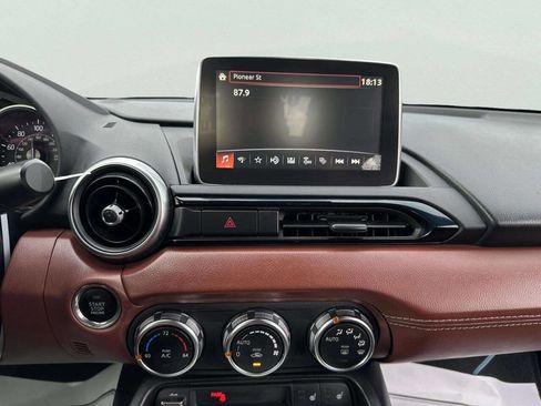 Used 2017 MAZDA MX-5 Miata RF Grand Touring RWD image 17