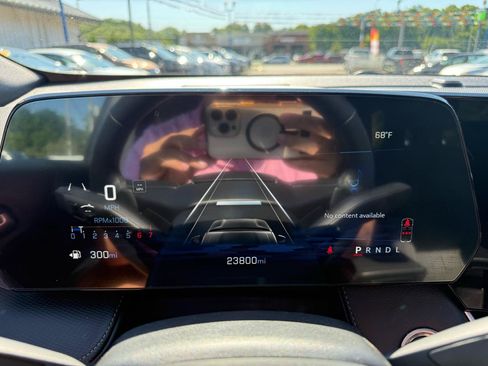 Used 2025 Chevrolet Equinox LT FWD image 12