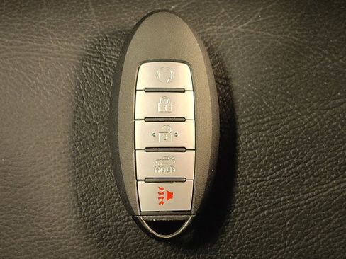 Used 2021 Nissan Rogue SL FWD image 32