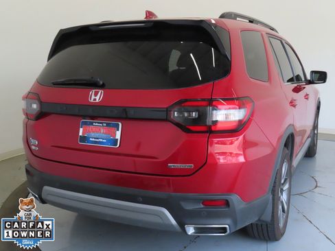 Used 2023 Honda Pilot Touring image 4