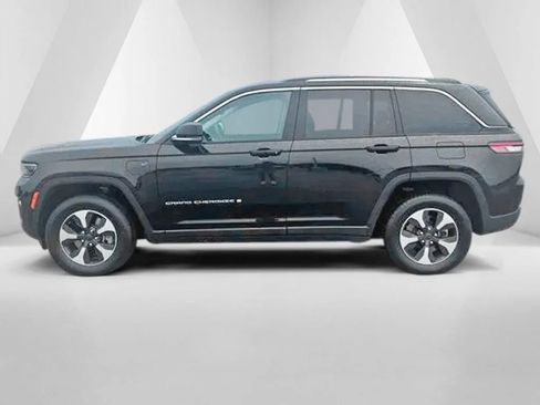 Used 2024 Jeep Grand Cherokee Limited 4xe AWD/4WD image 4