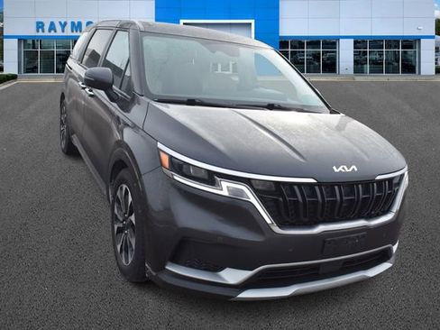Certified 2024 Kia Carnival EX image 9