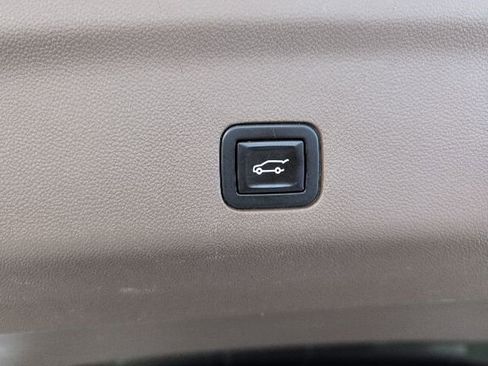 Used 2021 GMC Yukon Denali w/ Denali Premium Package AWD/4WD image 38