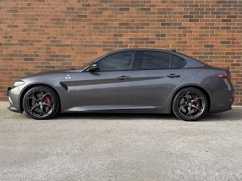 Used 2024 Alfa Romeo Giulia Quadrifoglio image 2