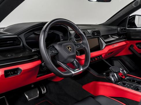 Used 2025 Lamborghini Urus SE image 13