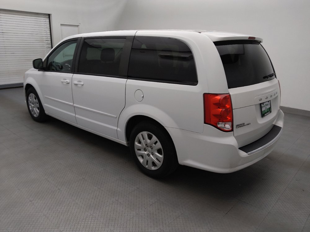 Used 2017 Dodge Grand Caravan SE FWD image 3