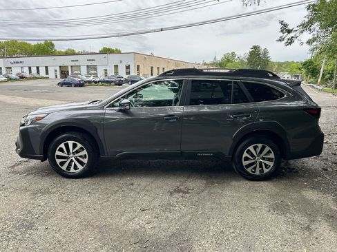 Certified 2025 Subaru Outback Premium AWD/4WD image 5