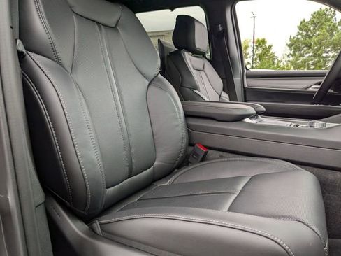 New 2025 Jeep Wagoneer L Series II w/ Convenience Group I image 42