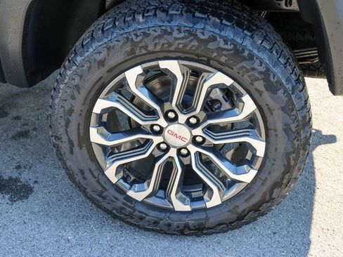 New 2026 GMC Canyon Denali image 5