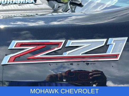 Used 2025 Chevrolet Silverado 2500 LTZ w/ LTZ Convenience Package AWD/4WD image 34