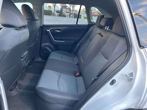Used 2025 Toyota RAV4 XLE image 7