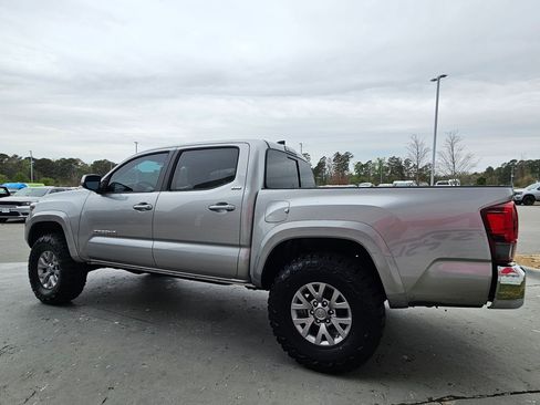 Used 2018 Toyota Tacoma SR5 image 5