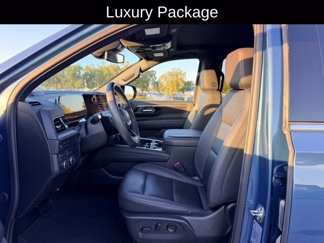 Used 2025 Chevrolet Tahoe LT w/ Comfort Package AWD/4WD image 8