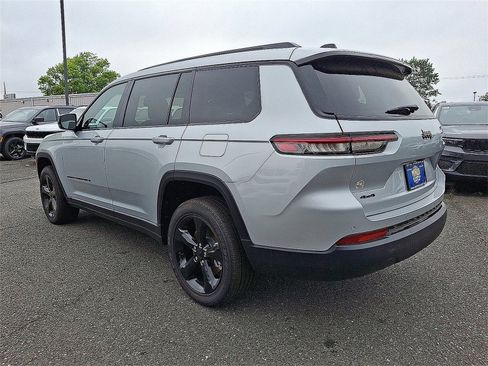 New 2025 Jeep Grand Cherokee L Altitude image 6