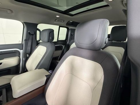 Used 2024 Land Rover Defender 110 X-Dynamic SE image 14