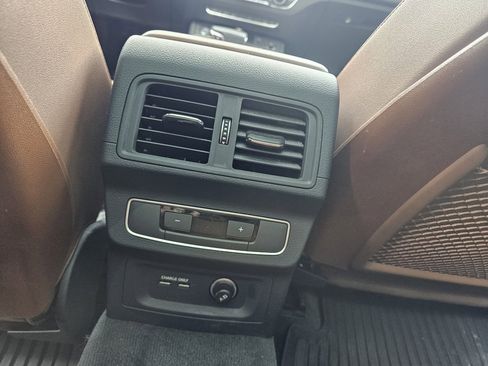 Used 2024 Audi Q5 2.0T Premium w/ Convenience Package image 16