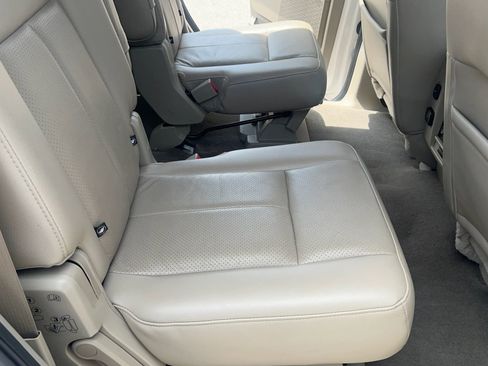 Used 2013 Ford Expedition Limited RWD image 18
