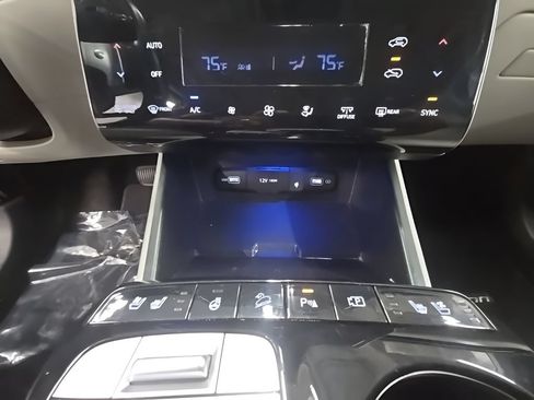 Used 2024 Hyundai Tucson Limited AWD/4WD image 34