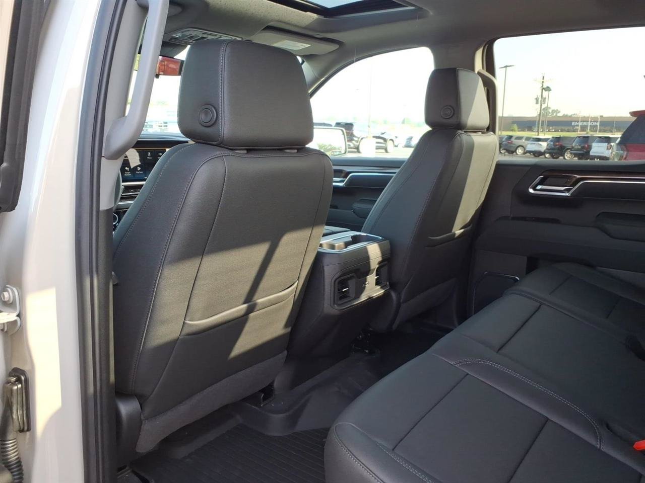 New 2026 Chevrolet Silverado 1500 RST w/ RST All Star Premium Package AWD/4WD image 9