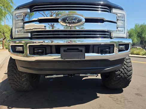 Used 2017 Ford F250 Lariat w/ Lariat Ultimate Package AWD/4WD image 15