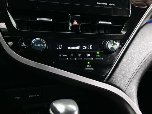 Used 2023 Toyota Camry XLE FWD image 21