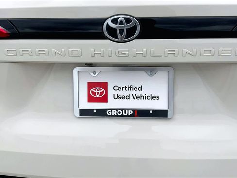 Used 2024 Toyota Grand Highlander Limited AWD/4WD image 10