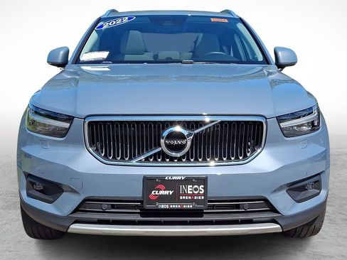 Used 2022 Volvo XC40 T5 Momentum w/ Premium Package AWD/4WD image 2