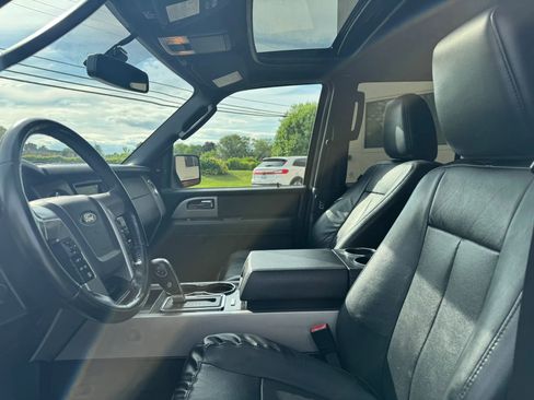 Used 2016 Ford Expedition Limited w/ Equipment Group 301A AWD/4WD image 21