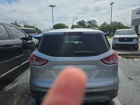 Used 2015 Ford Escape SE w/ Equipment Group 201A FWD image 11
