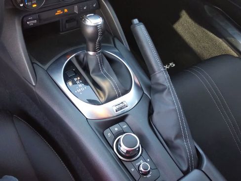 Used 2021 MAZDA MX-5 Miata RF Club image 31