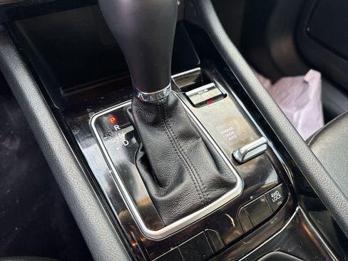 Used 2024 Jeep Compass Limited image 7