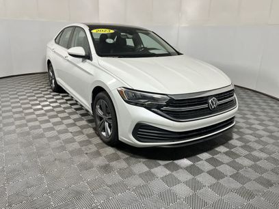 Used 2023 Volkswagen Jetta SE w/ Panoramic Sunroof Package