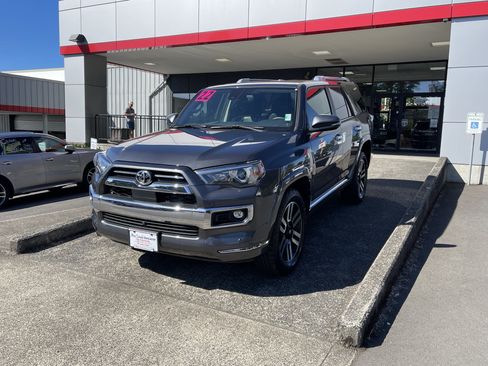 Certified 2022 Toyota 4Runner Limited AWD/4WD image 3